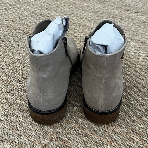 NIB Italeau Foliana Velour Taupe Ankle Boots, Size 39.5 - Picture 6 of 12